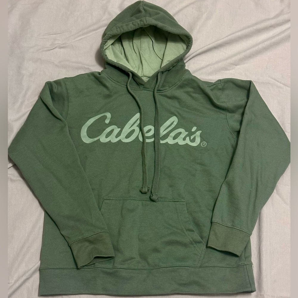 Green Cabela’s Sweatshirt
